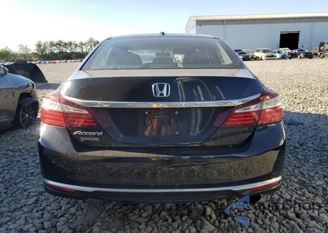 2017 Honda Accord Ex z USA, uszkodzony, nr VIN 1HGCR2F72HA223103